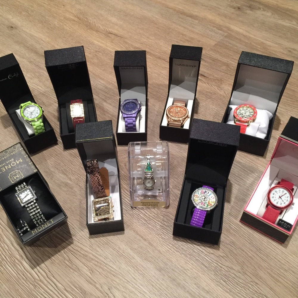 Lot of 10 watches in boxes